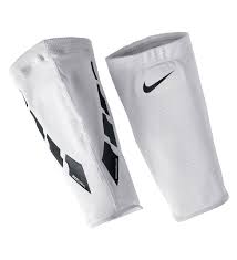 NIKE ELITE GUARD LOCK SLEEVE